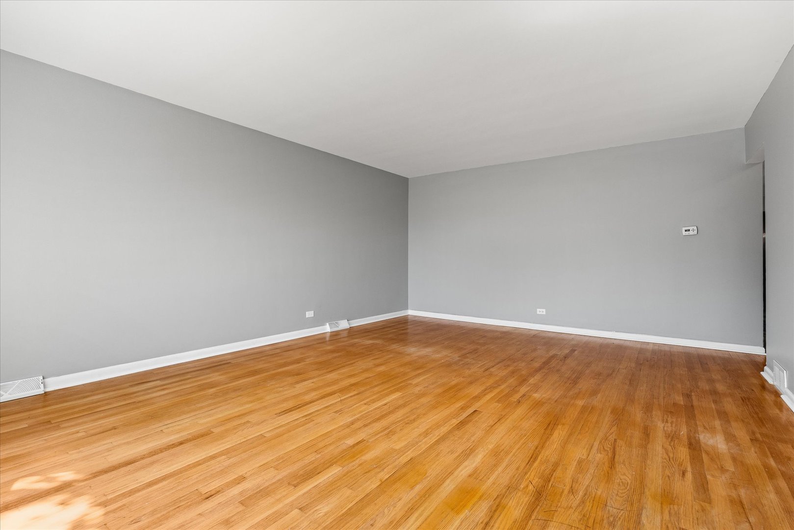 4312 Prairie Avenue Property Photo 6