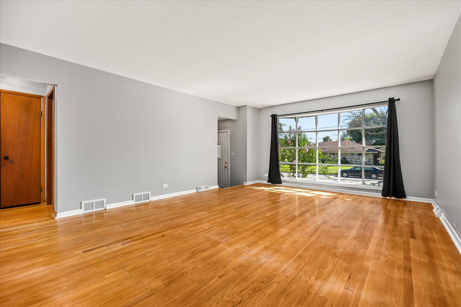 4312 Prairie Avenue Property Photo 7