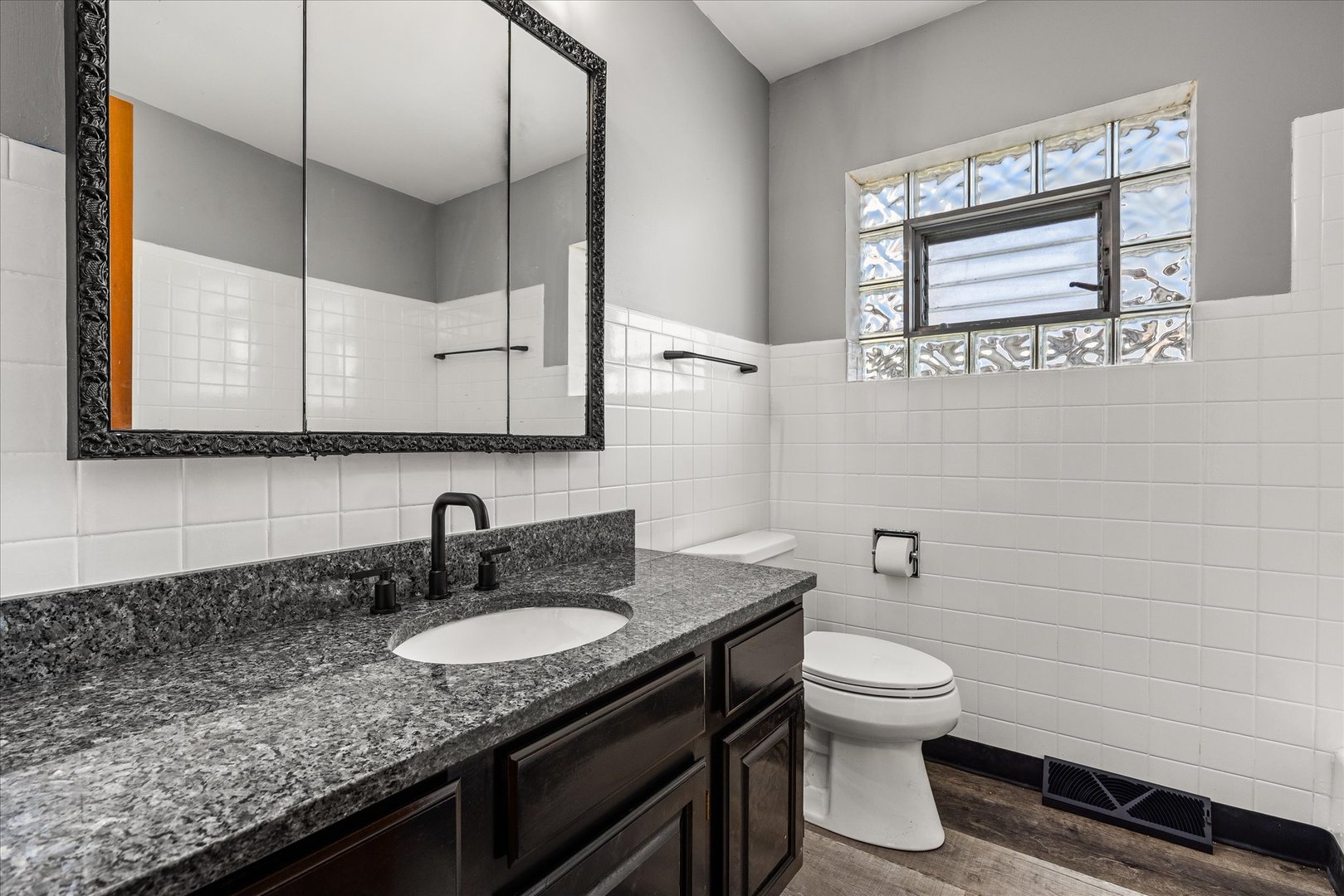 4312 Prairie Avenue Property Photo 10