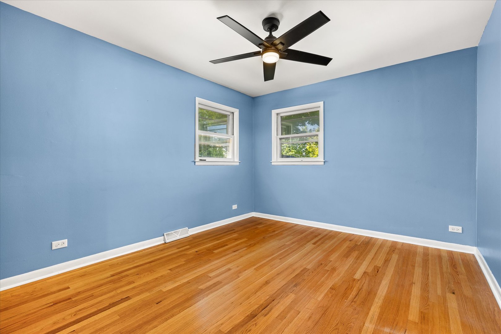 4312 Prairie Avenue Property Photo 22