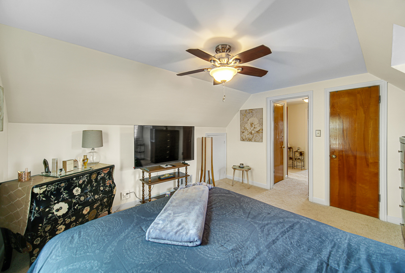 8610 S Vernon Avenue Property Photo 15
