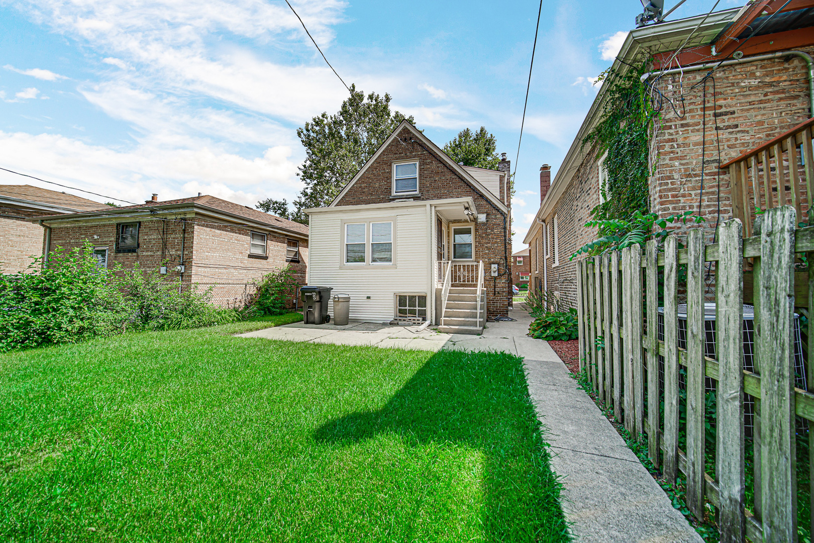8610 S Vernon Avenue Property Photo 19