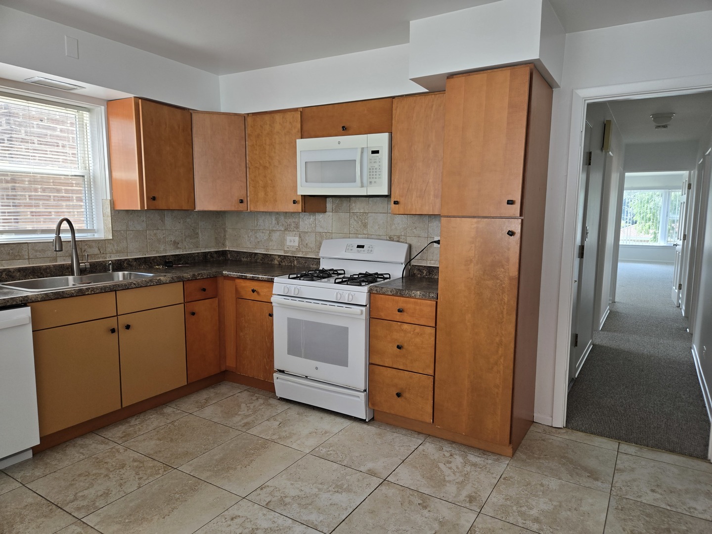6039 N Artesian Avenue 2 Property Photo 10