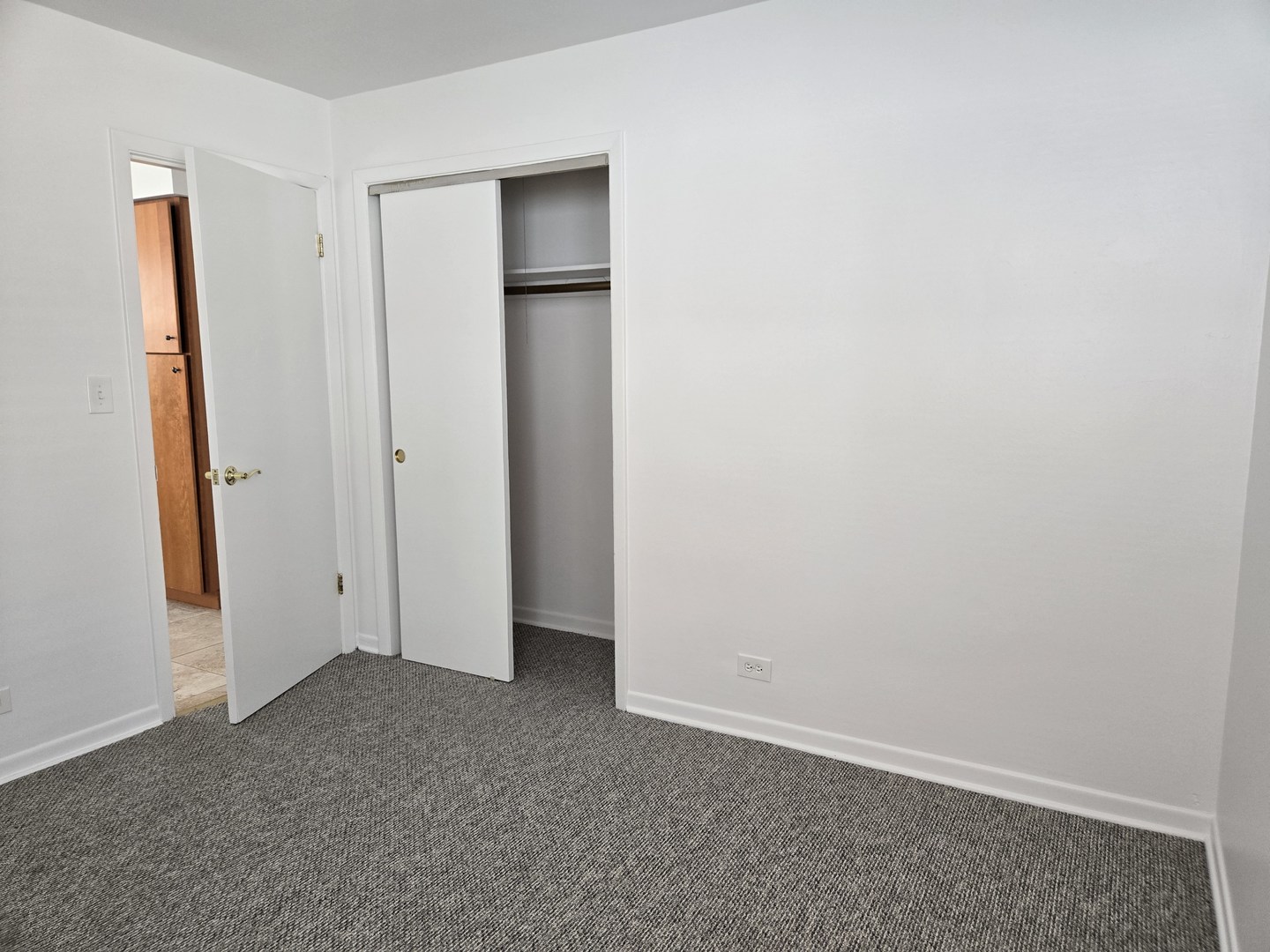 6039 N Artesian Avenue 2 Property Photo 15