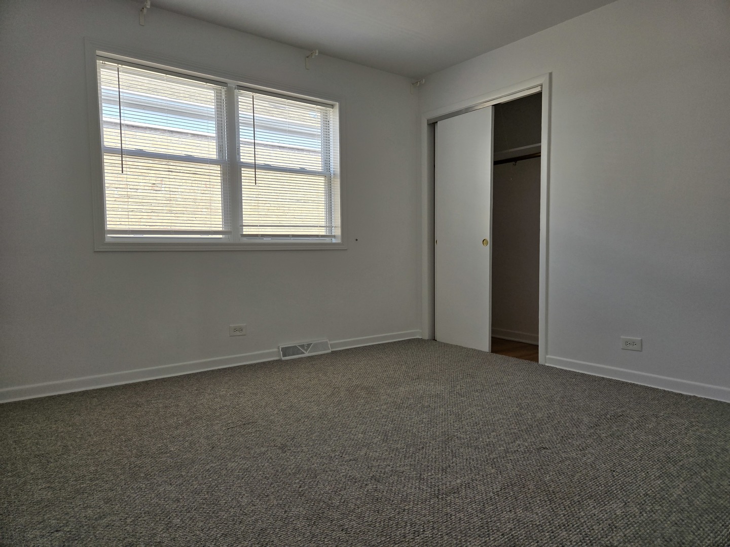 6039 N Artesian Avenue 2 Property Photo 20