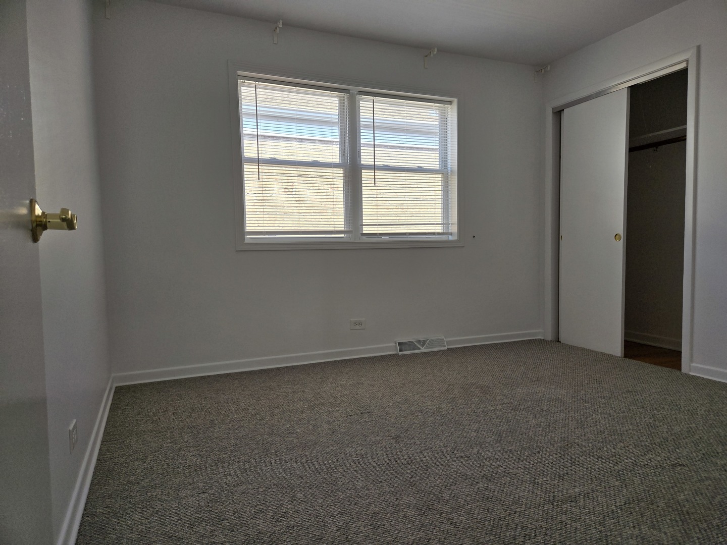 6039 N Artesian Avenue 2 Property Photo 21
