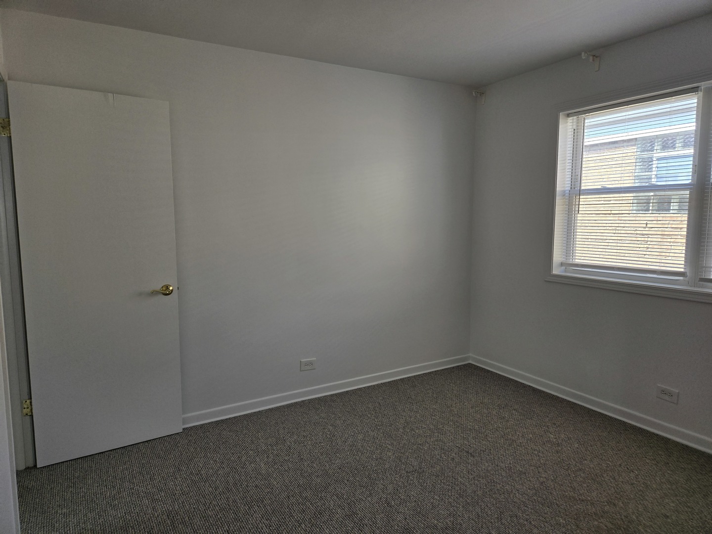 6039 N Artesian Avenue 2 Property Photo 22