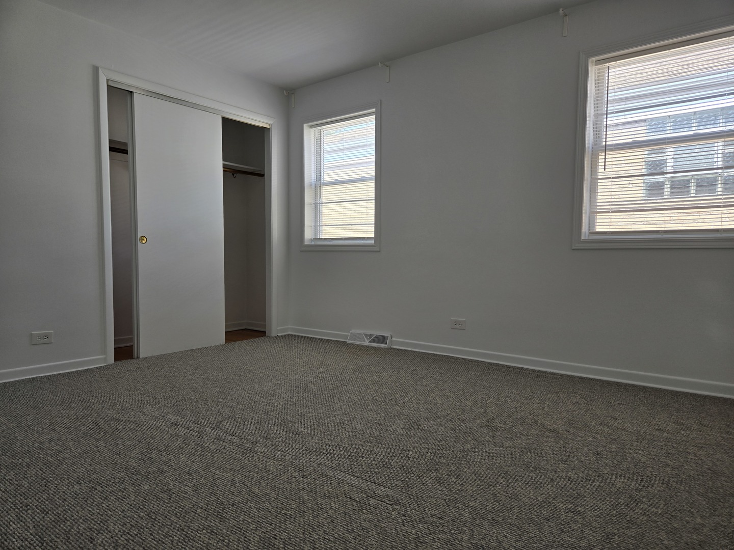 6039 N Artesian Avenue 2 Property Photo 23