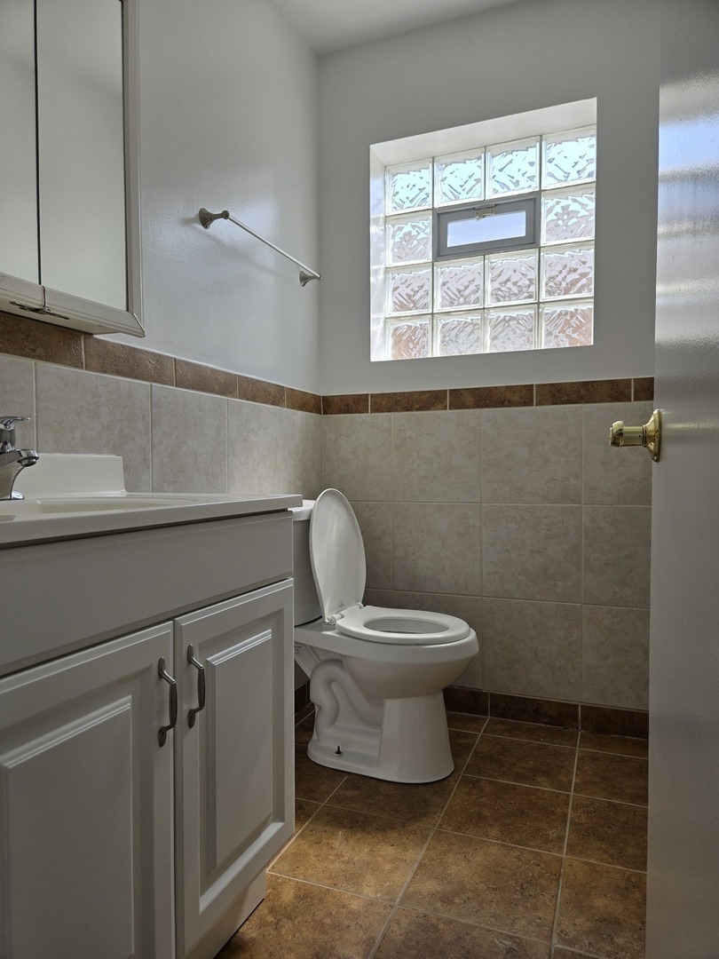 6039 N Artesian Avenue 2 Property Photo 29