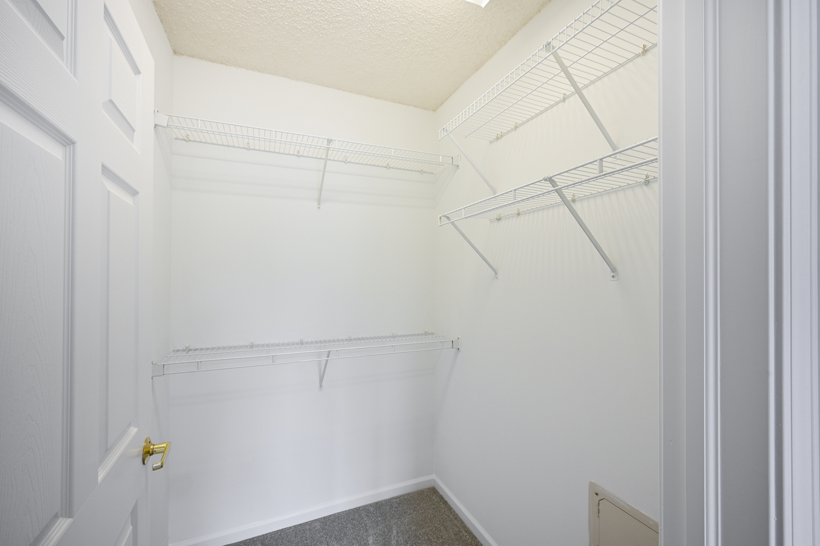 1 S Lincoln Avenue 202 Property Photo 11