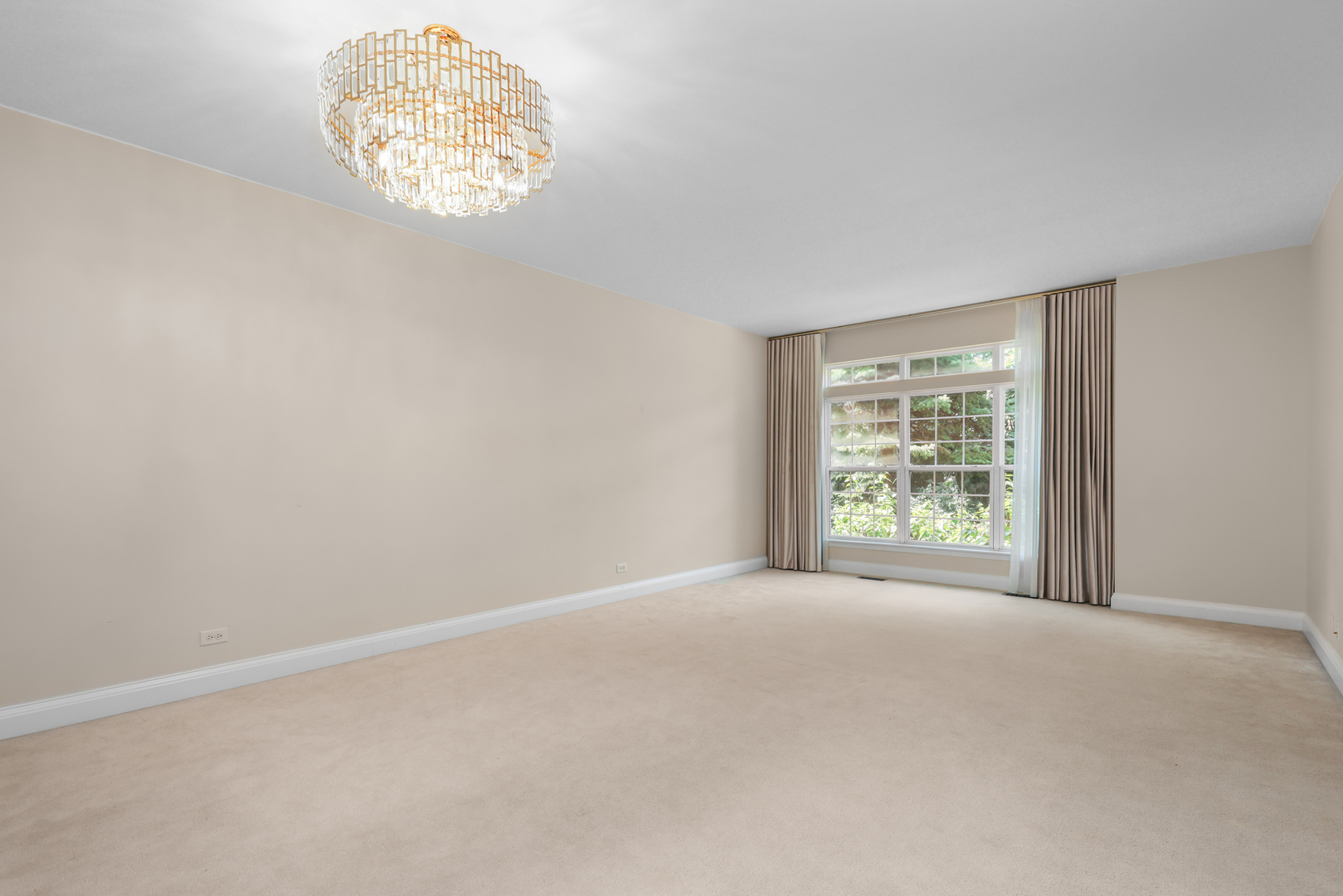 322 Montabello Property Photo 5