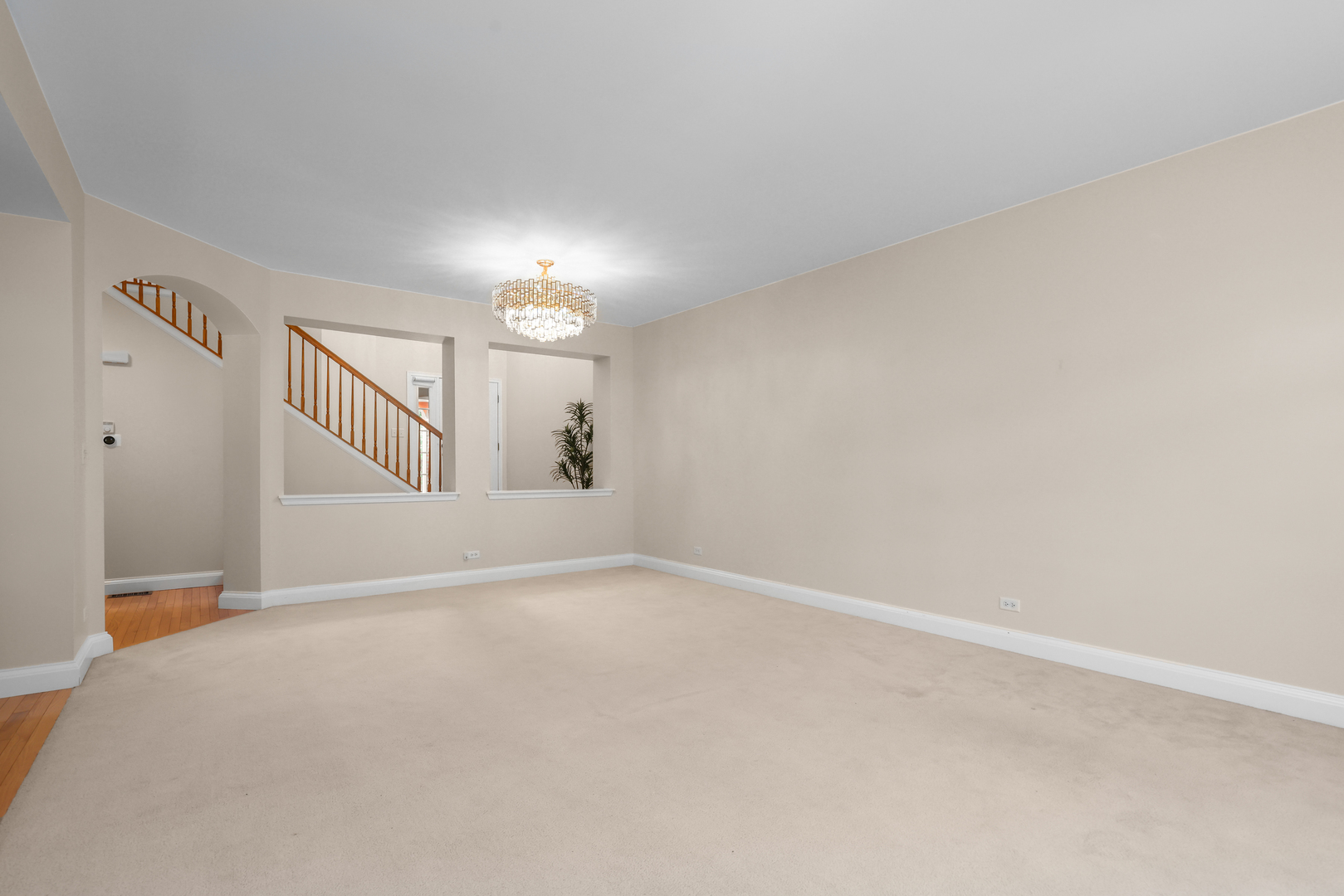 322 Montabello Property Photo 6