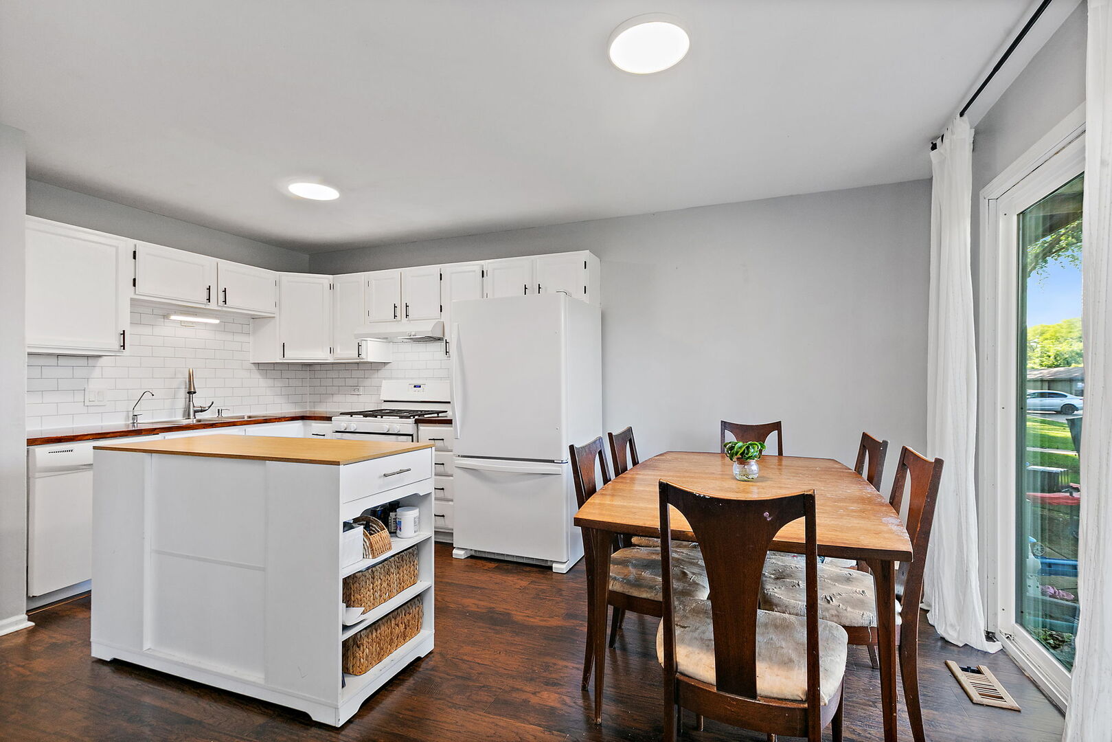 2352 South Street D Property Photo 6