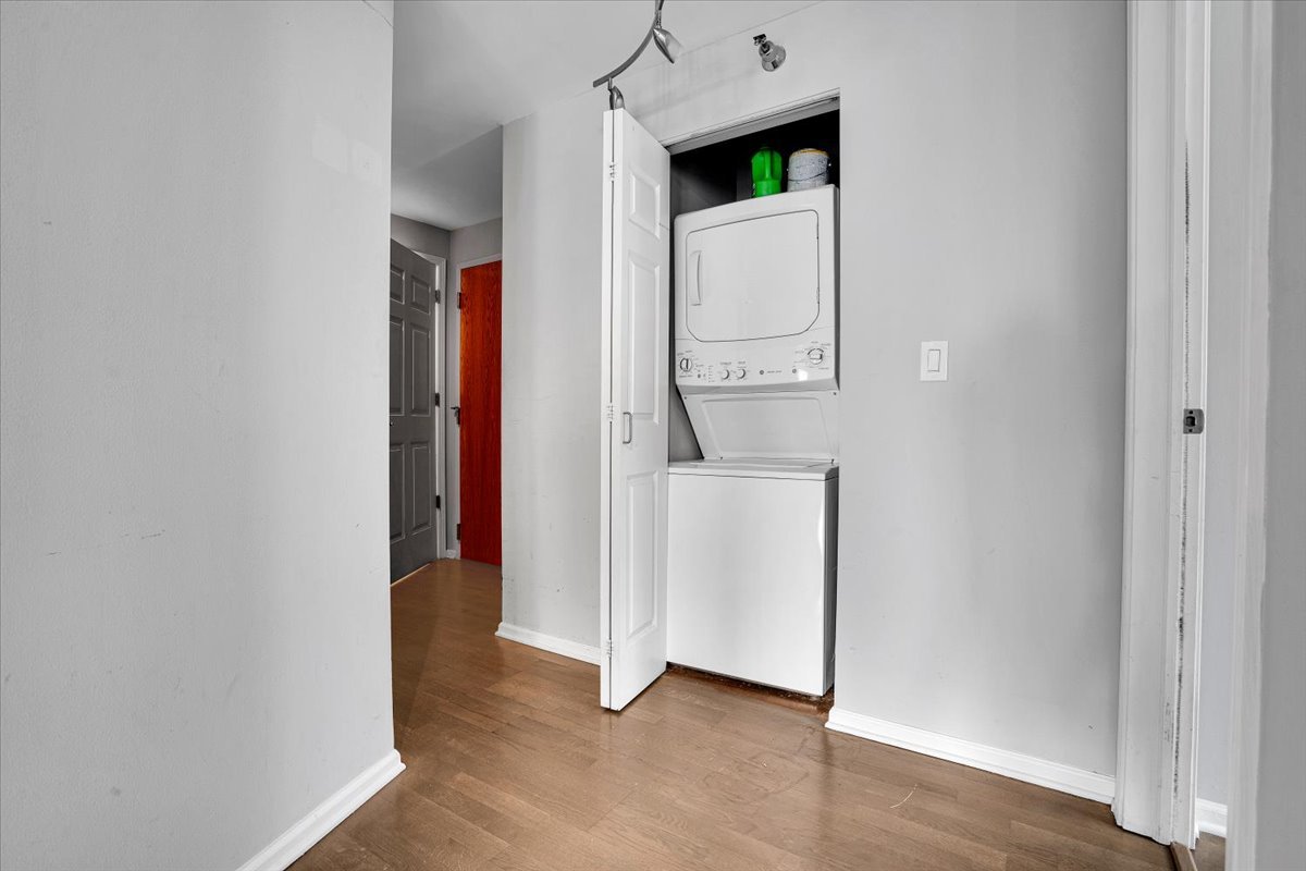 345 N La Salle Drive 3604 Property Photo 11