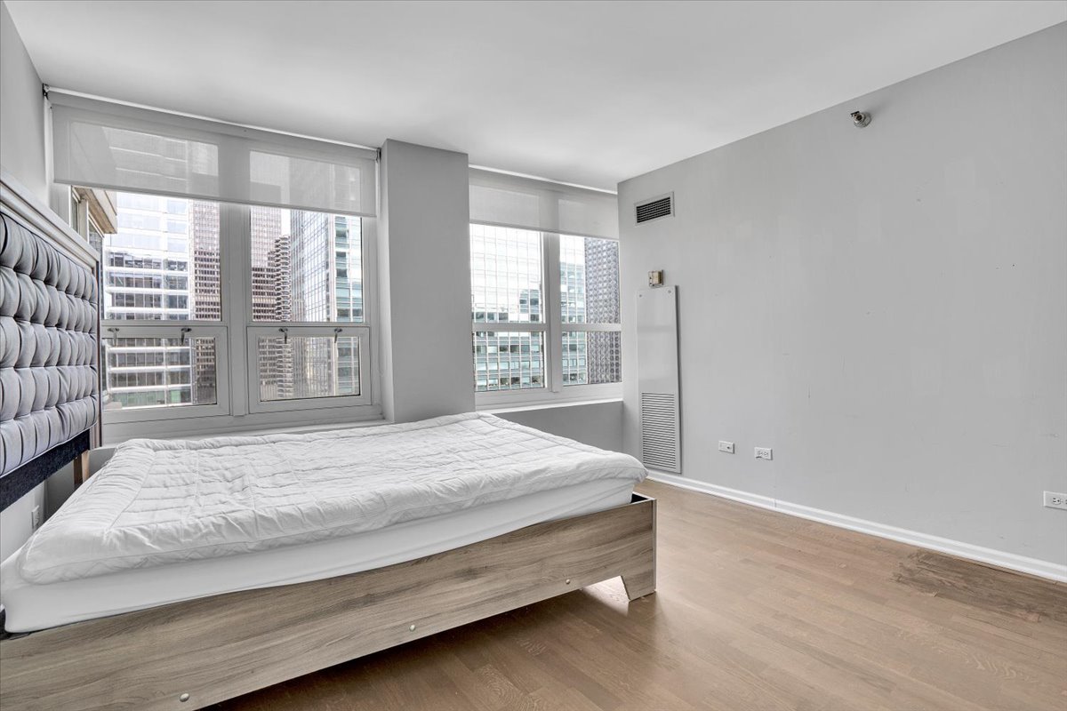 345 N La Salle Drive 3604 Property Photo 23
