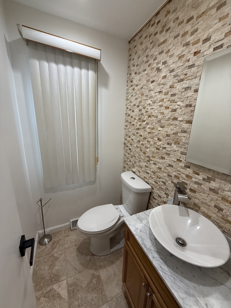 20 N Albert Street Property Photo 8