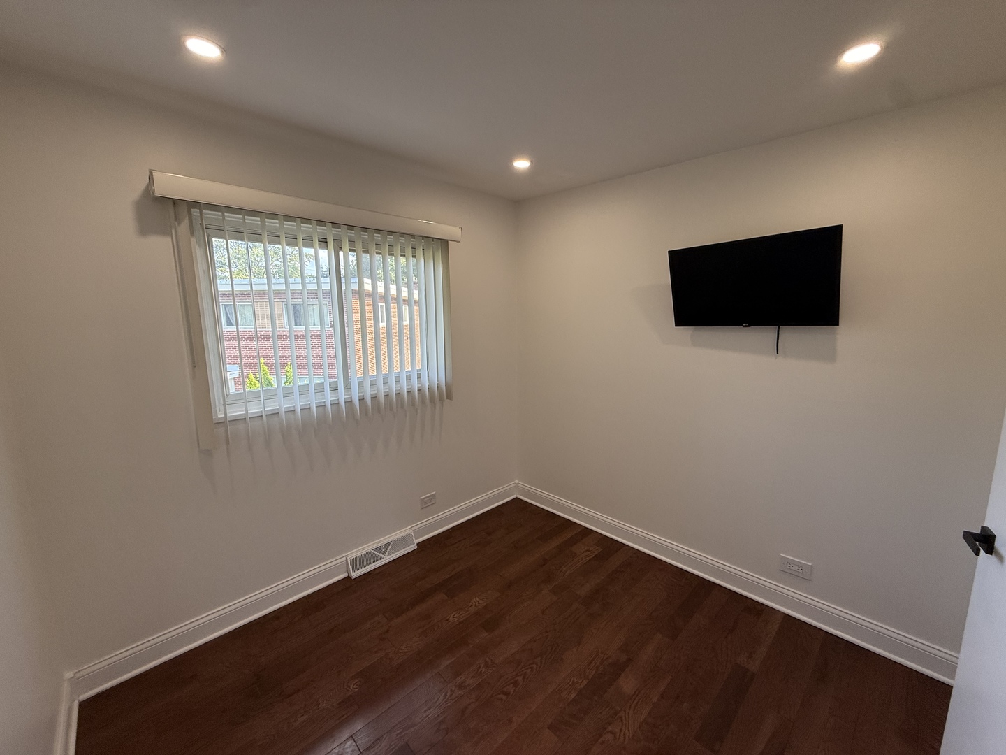 20 N Albert Street Property Photo 9