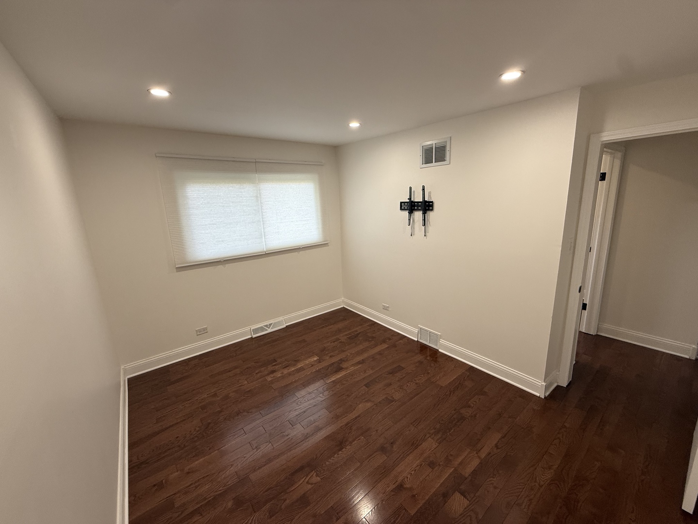 20 N Albert Street Property Photo 13