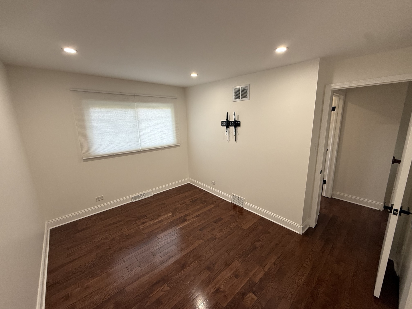 20 N Albert Street Property Photo 14