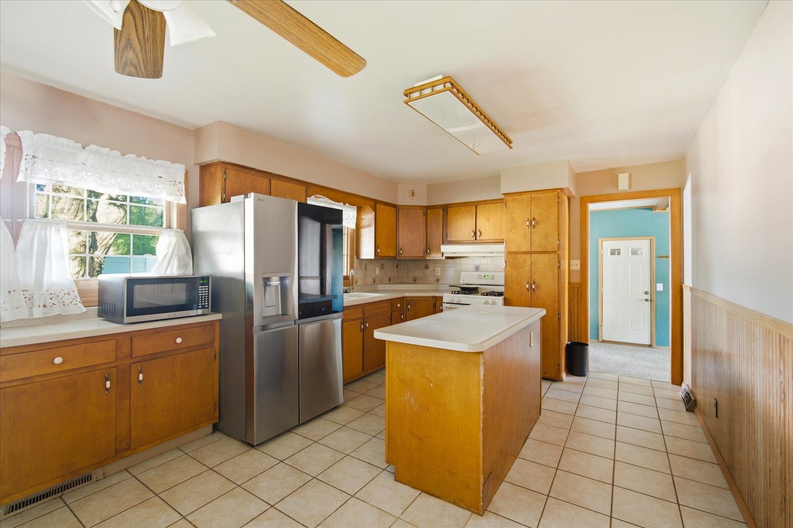 2304 Plum Street Property Photo 8