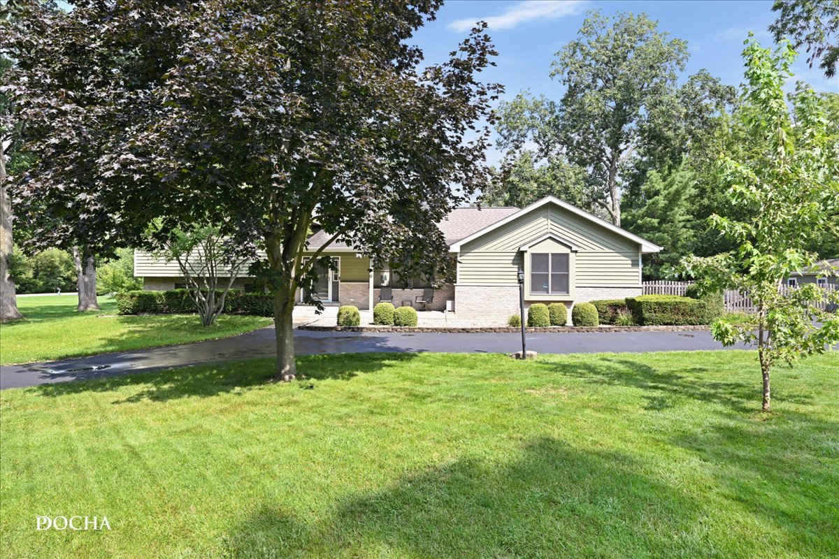 48 Glenda Lane Property Photo 3