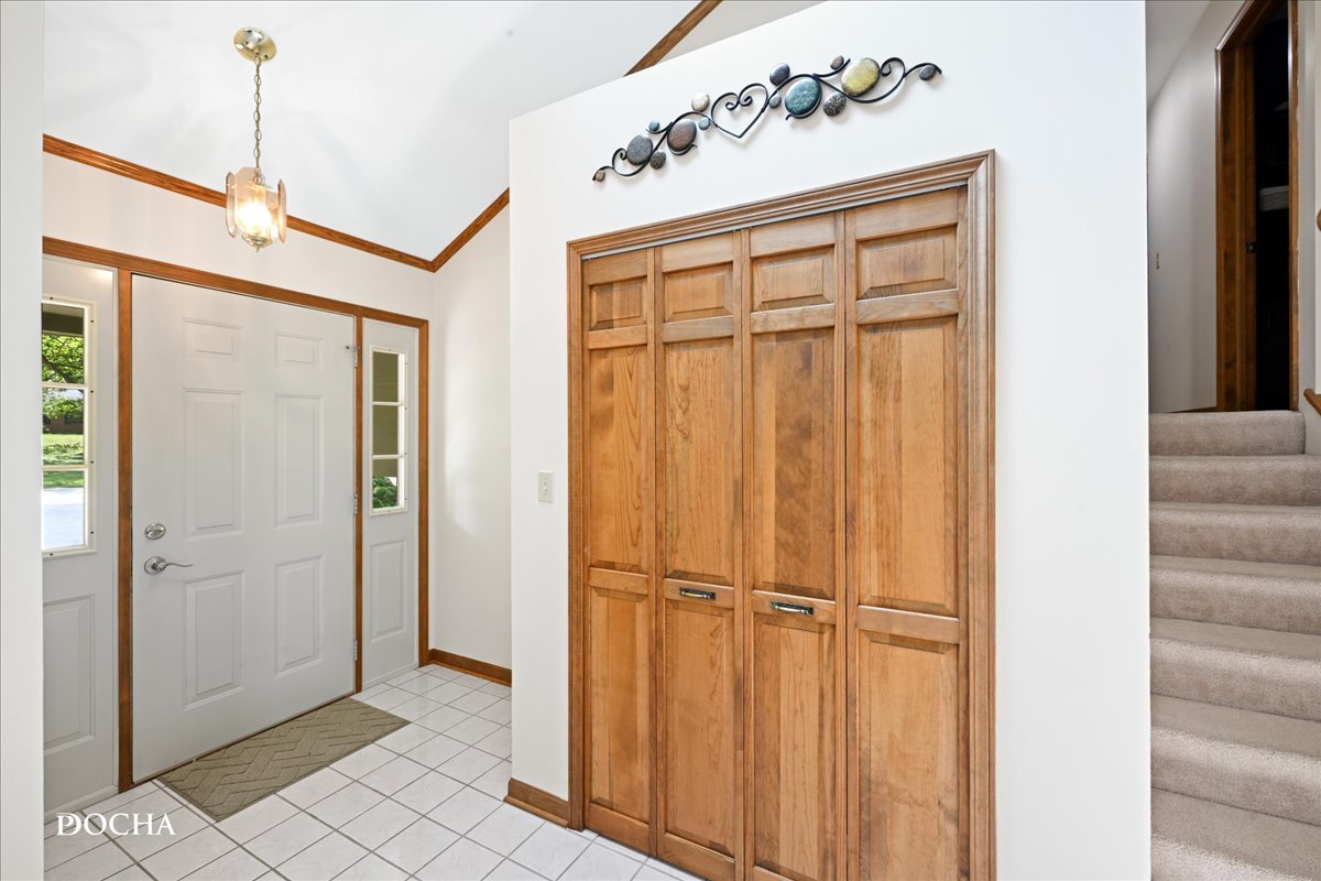 48 Glenda Lane Property Photo 6