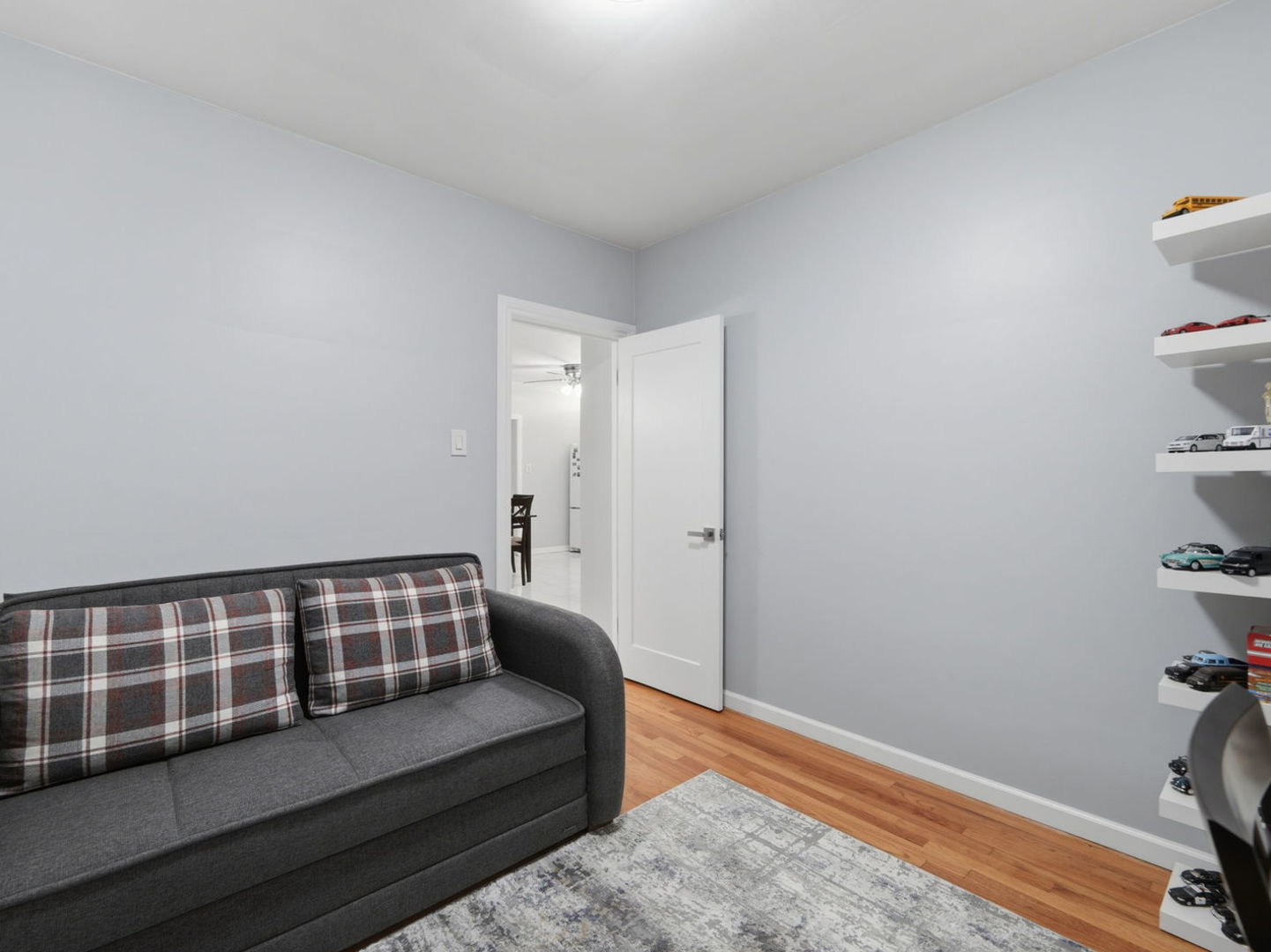 3110 N 76th Court Property Photo 18