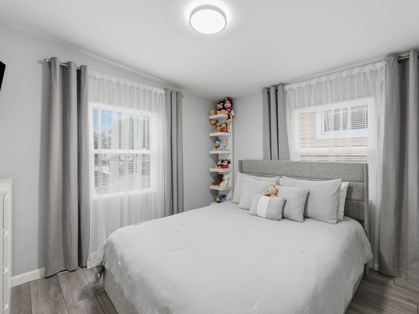 3110 N 76th Court Property Photo 29