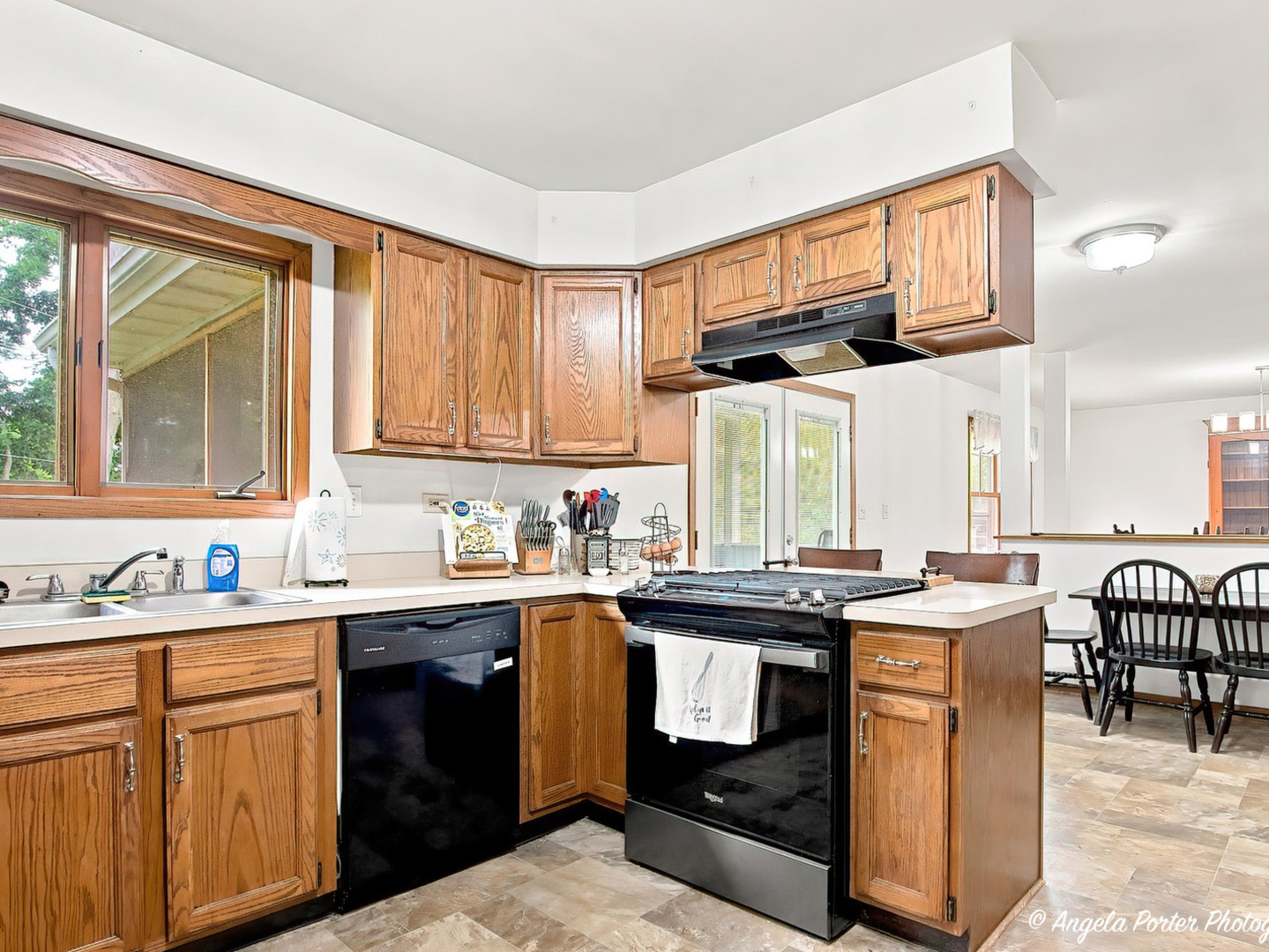 24878 W Highwoods Drive Property Photo 11