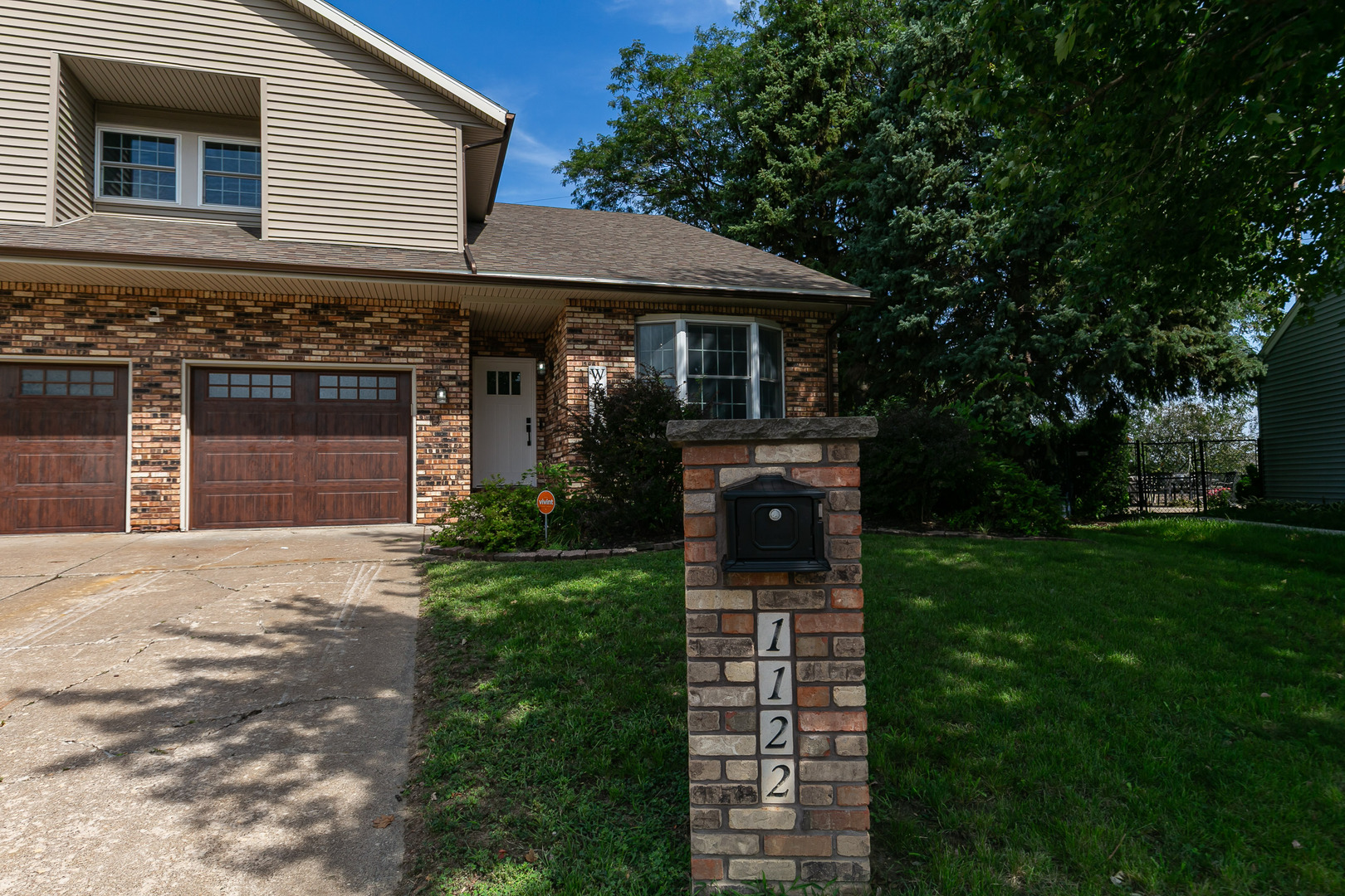 1122 W 59th Street Property Photo 3