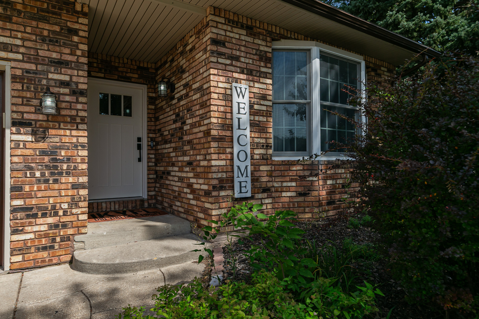 1122 W 59th Street Property Photo 4