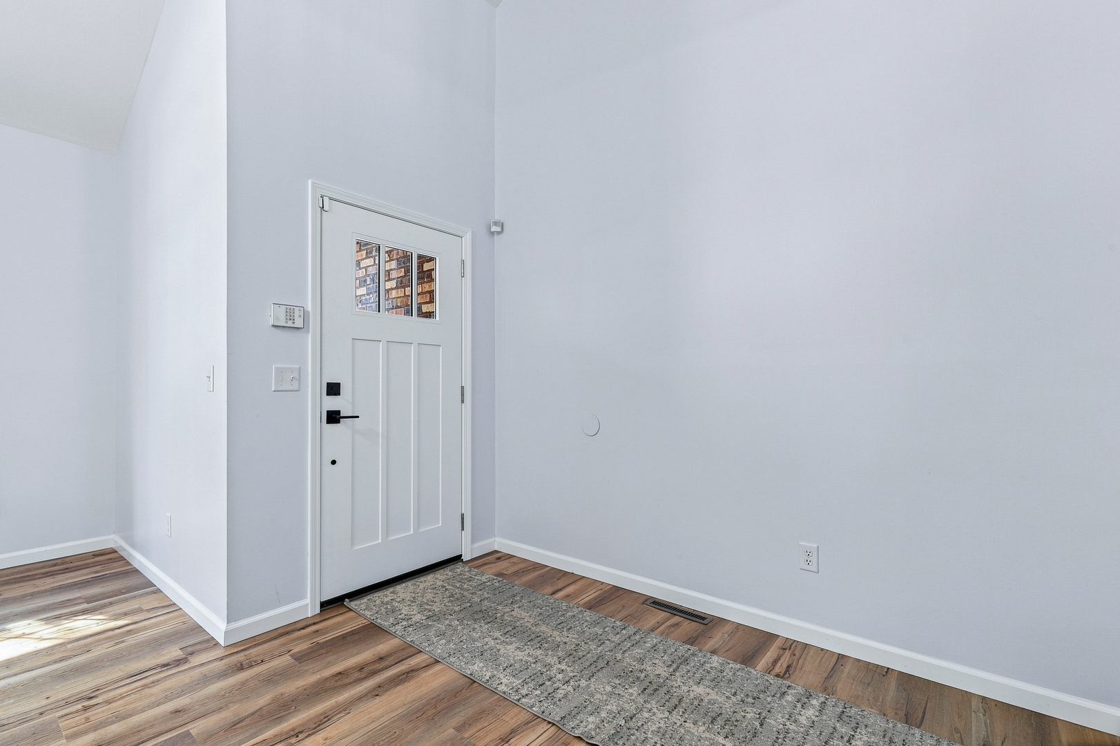 1122 W 59th Street Property Photo 5