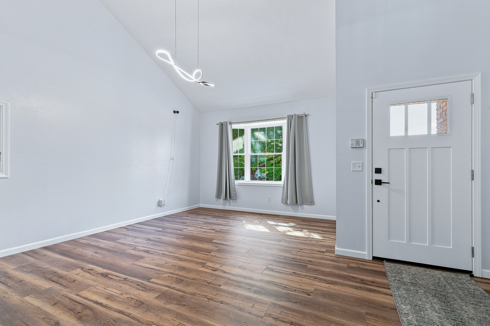 1122 W 59th Street Property Photo 6
