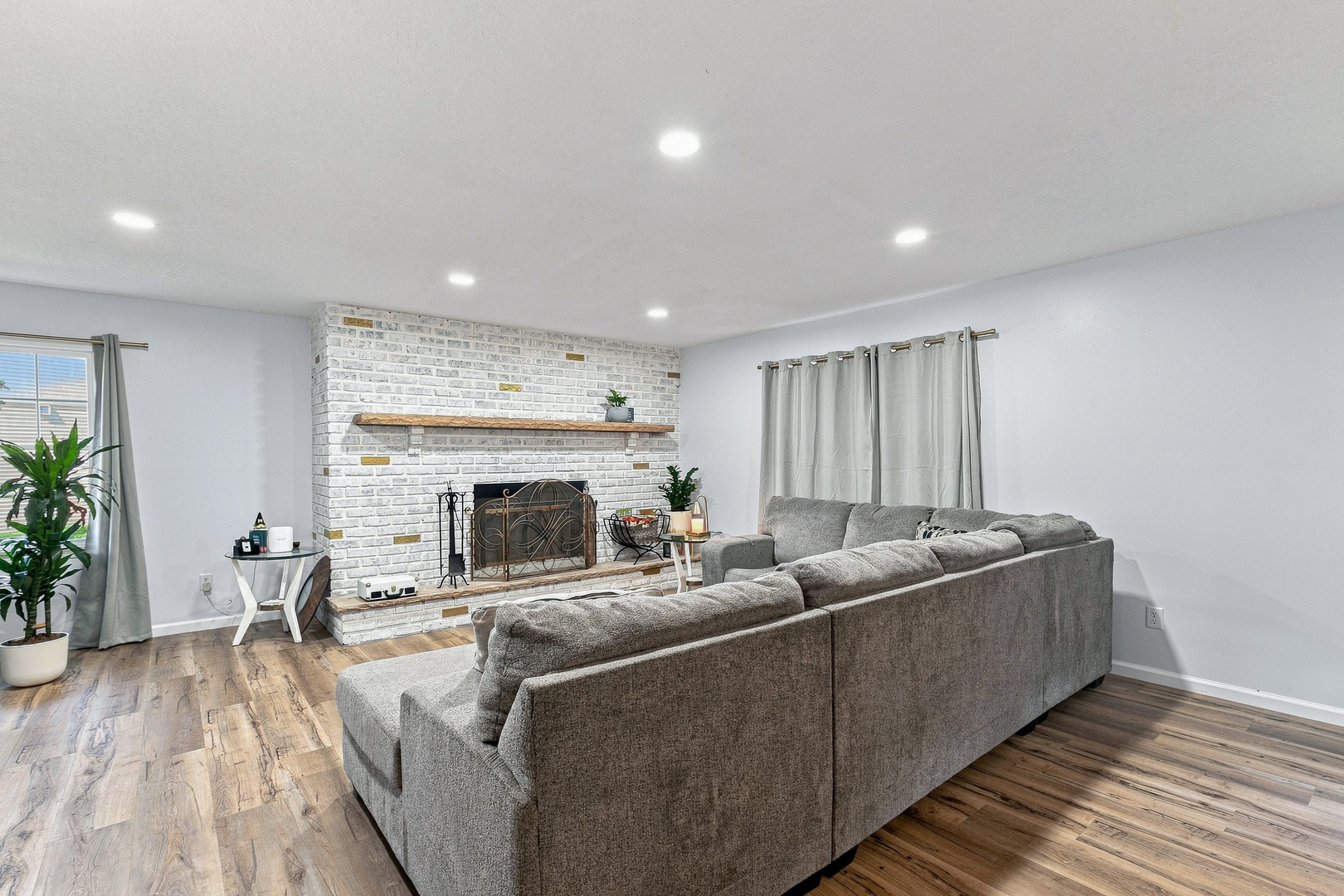 1122 W 59th Street Property Photo 13