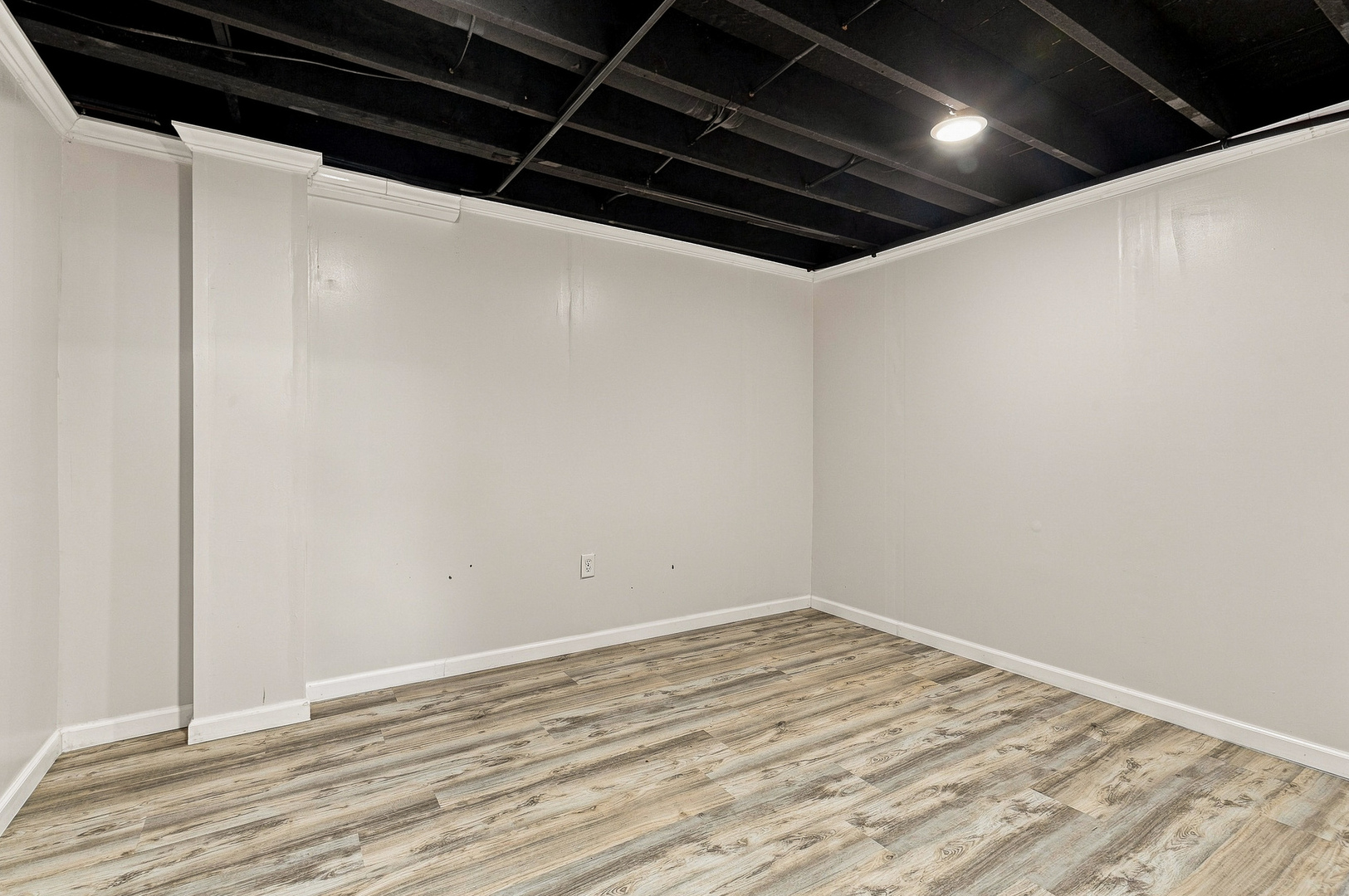 1122 W 59th Street Property Photo 20