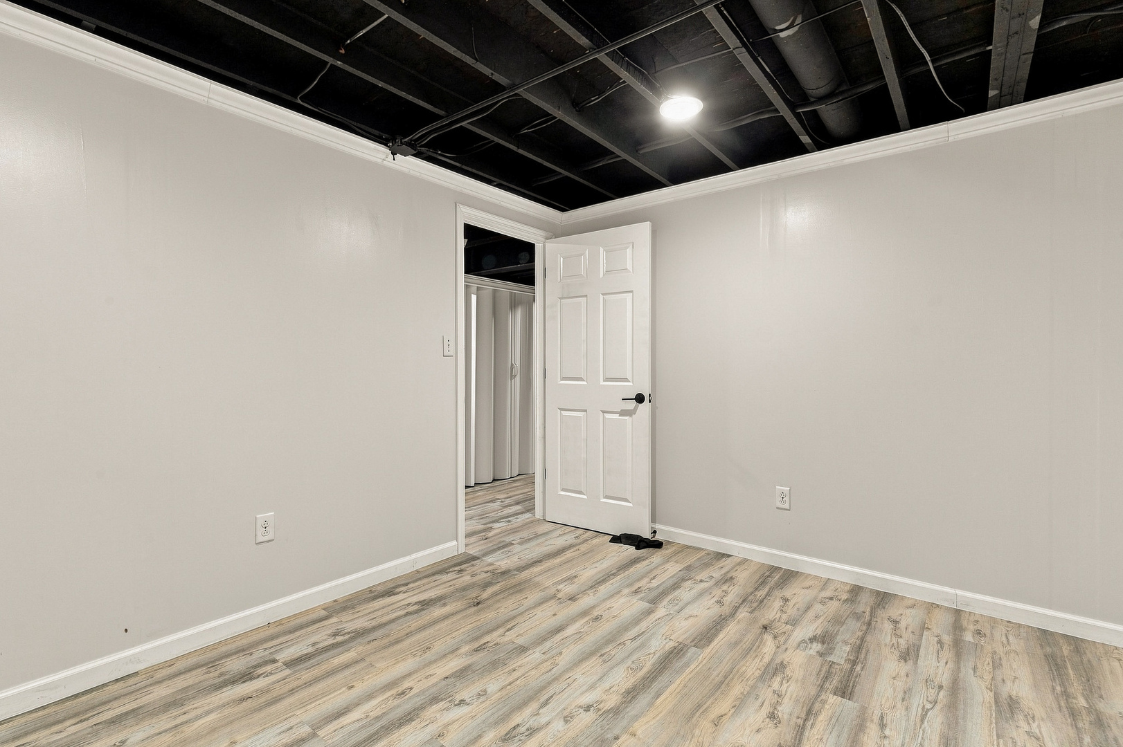 1122 W 59th Street Property Photo 21