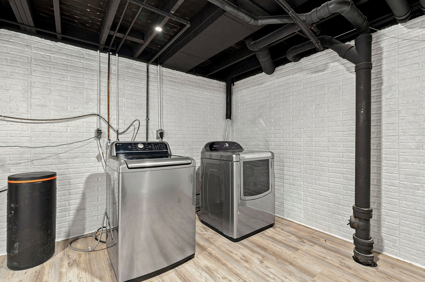 1122 W 59th Street Property Photo 22