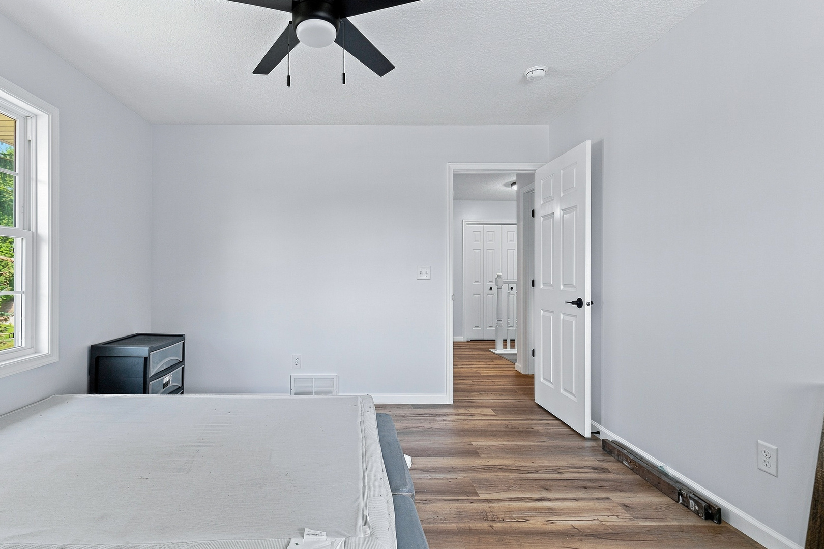 1122 W 59th Street Property Photo 24