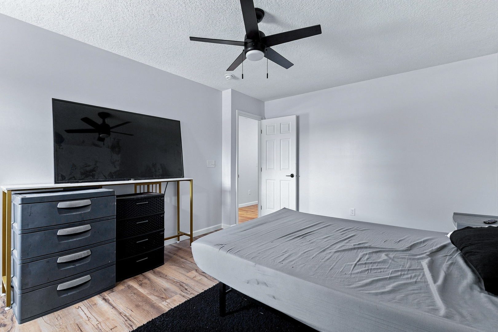 1122 W 59th Street Property Photo 26