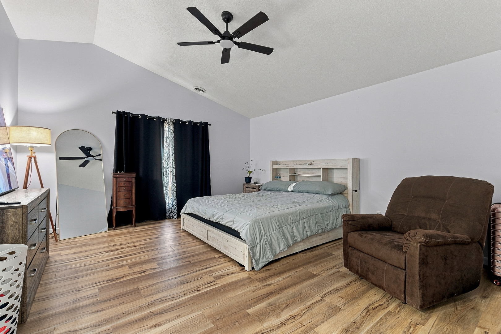1122 W 59th Street Property Photo 30