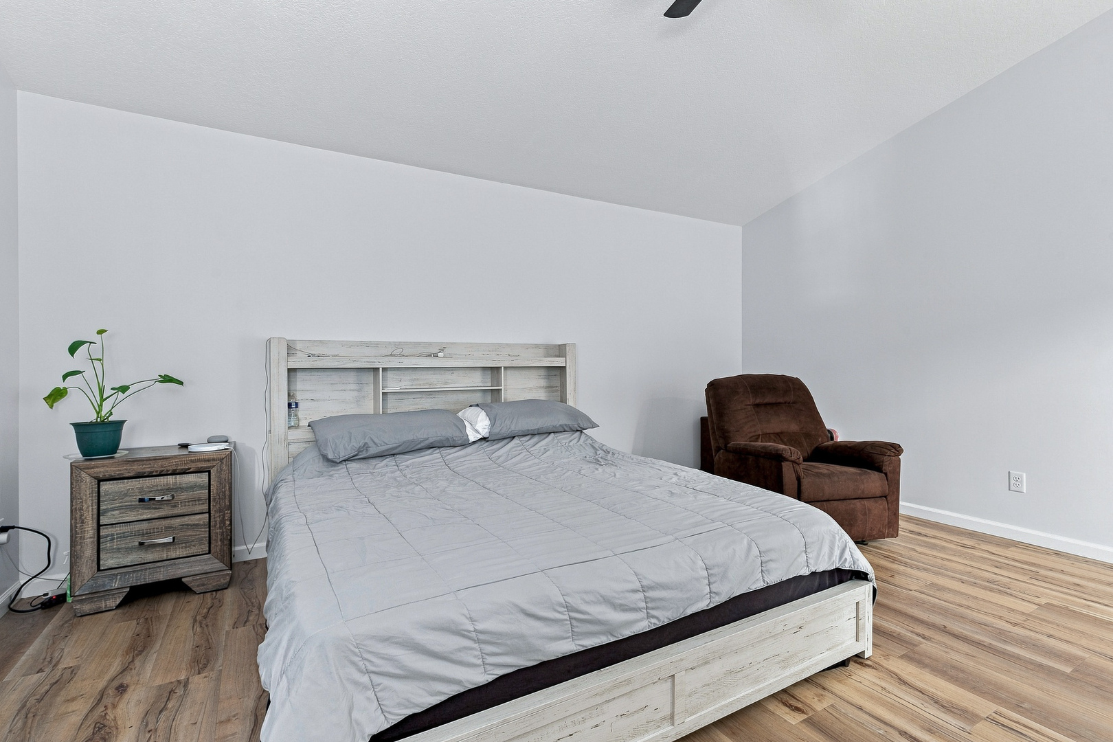 1122 W 59th Street Property Photo 33