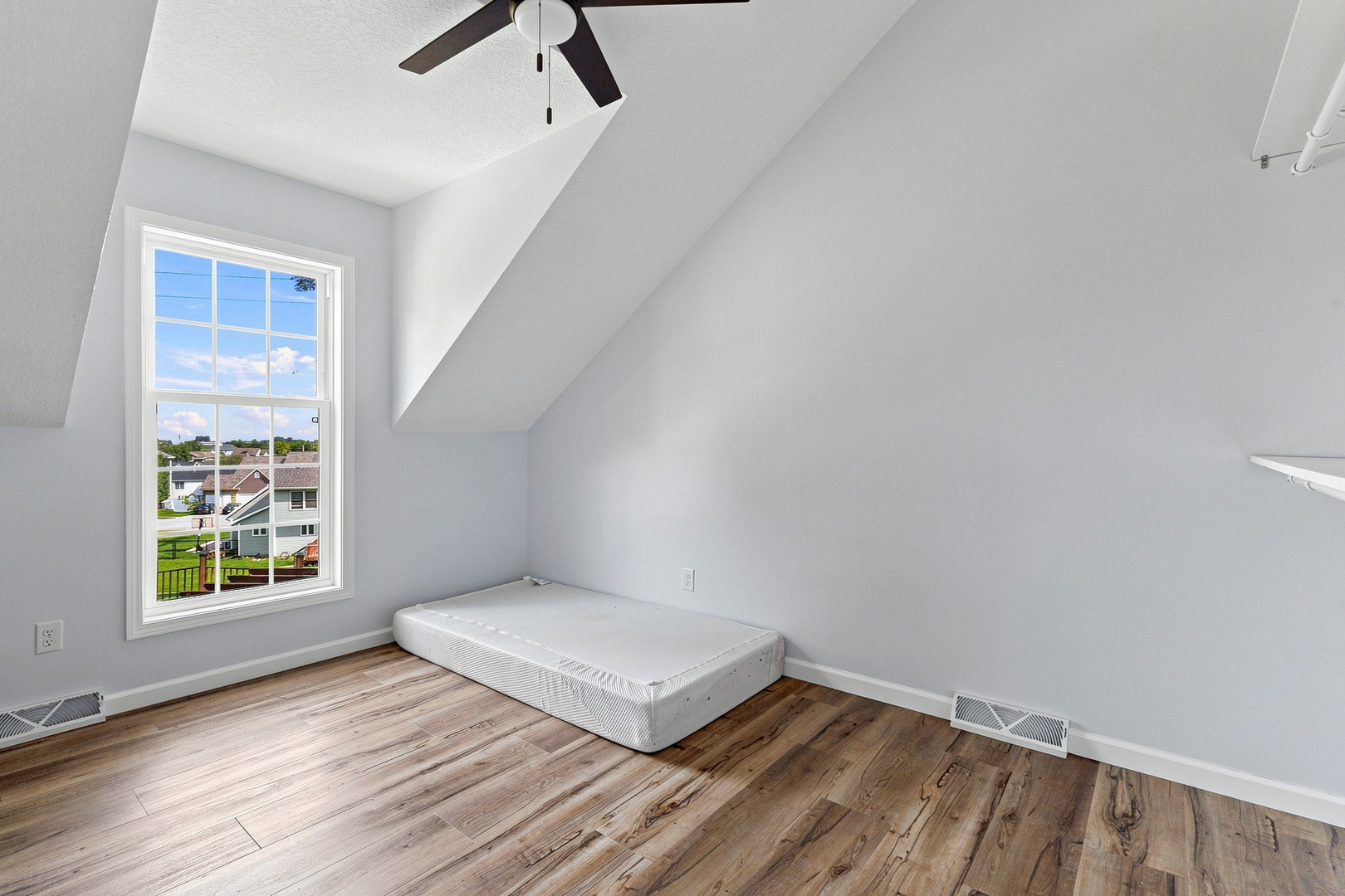 1122 W 59th Street Property Photo 39