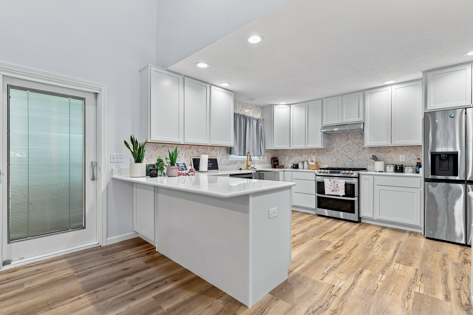 1122 W 59th Street Property Photo 44