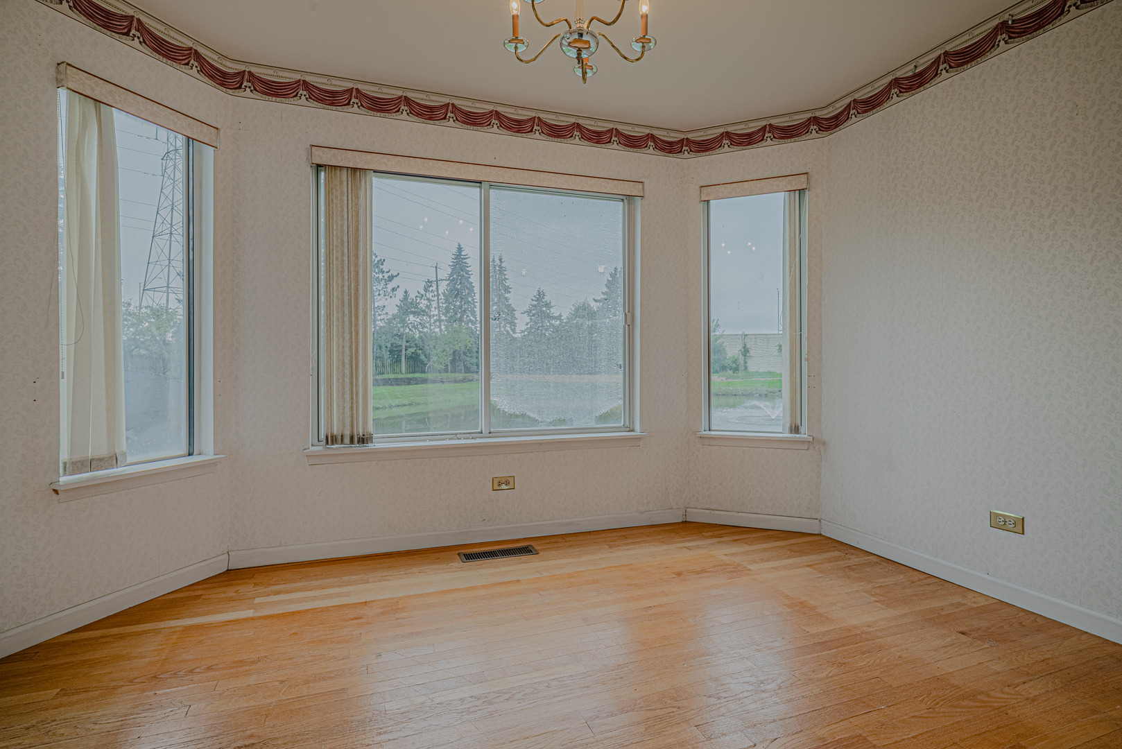 5907 Delaware Avenue Property Photo 9