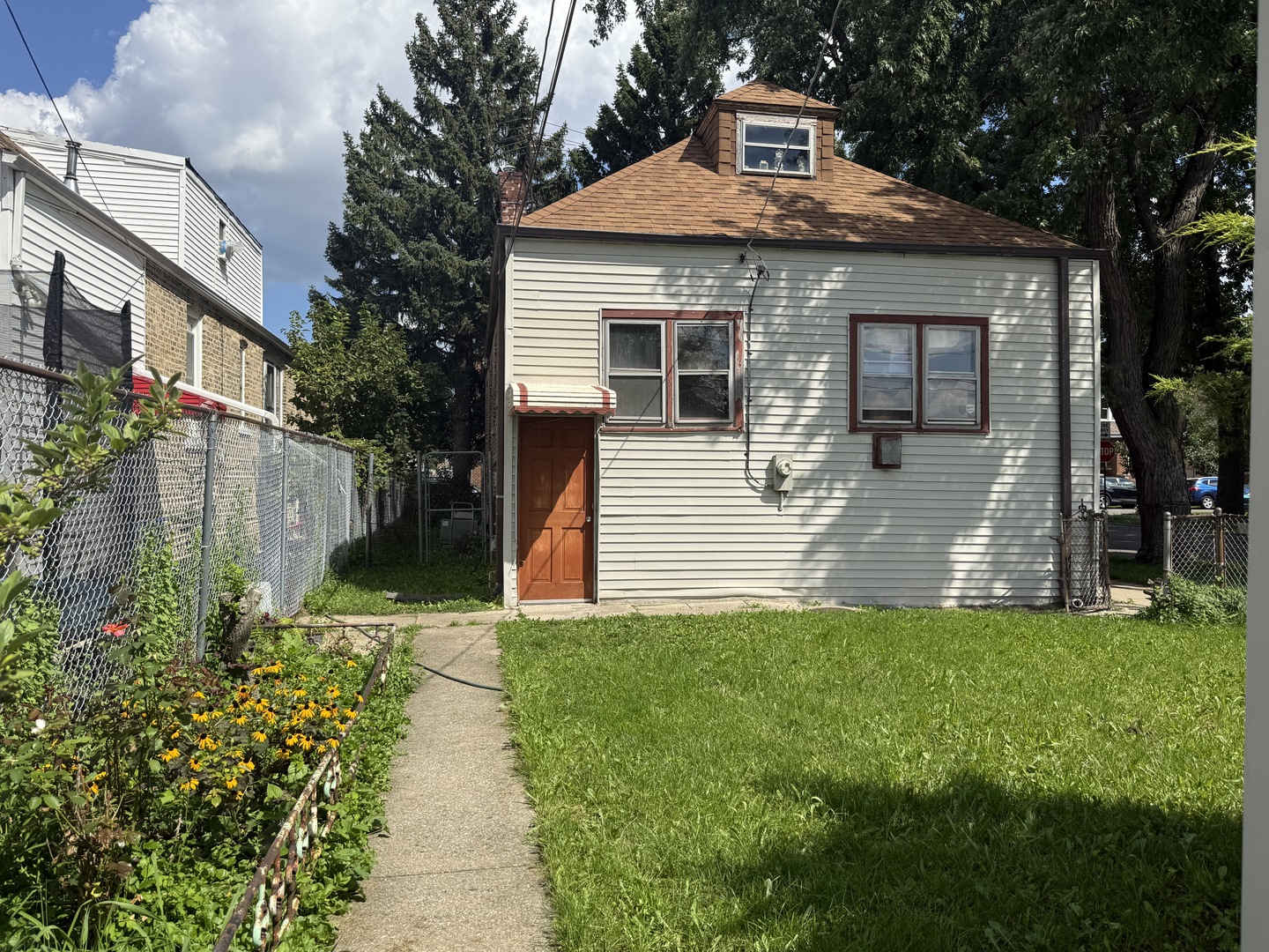 1700 N Parkside Avenue Property Photo 3