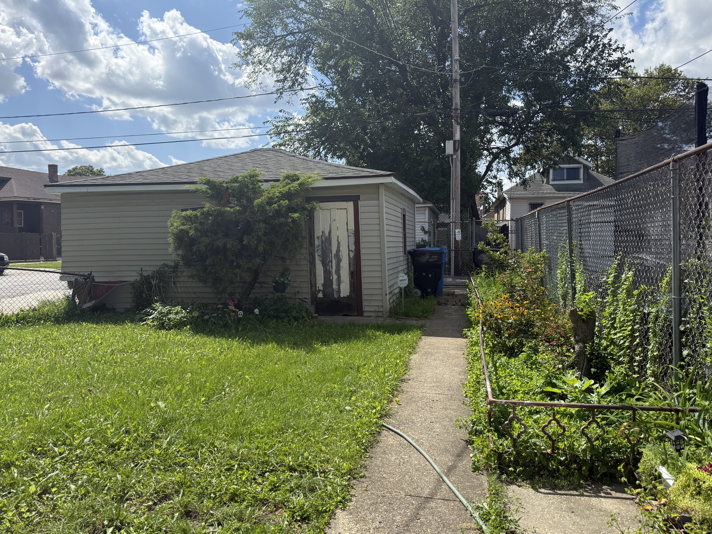1700 N Parkside Avenue Property Photo 4