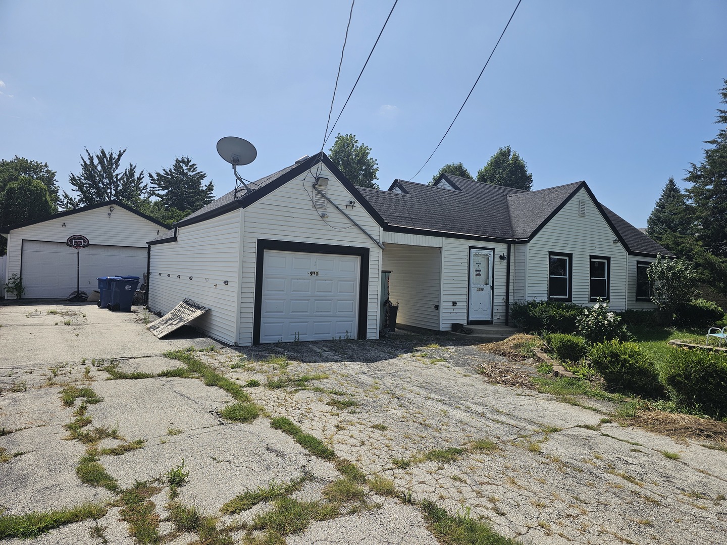 7911 W 92nd Street Property Photo 6