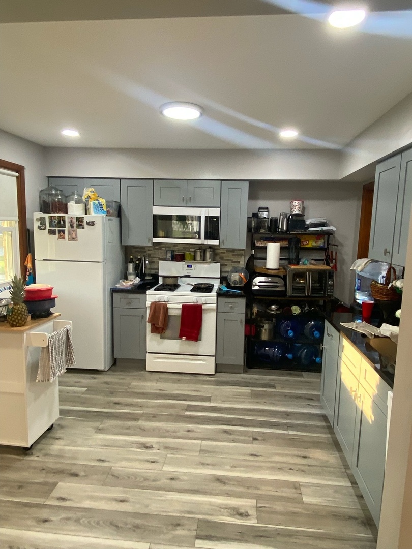 421 Hyde Park Avenue Property Photo 4