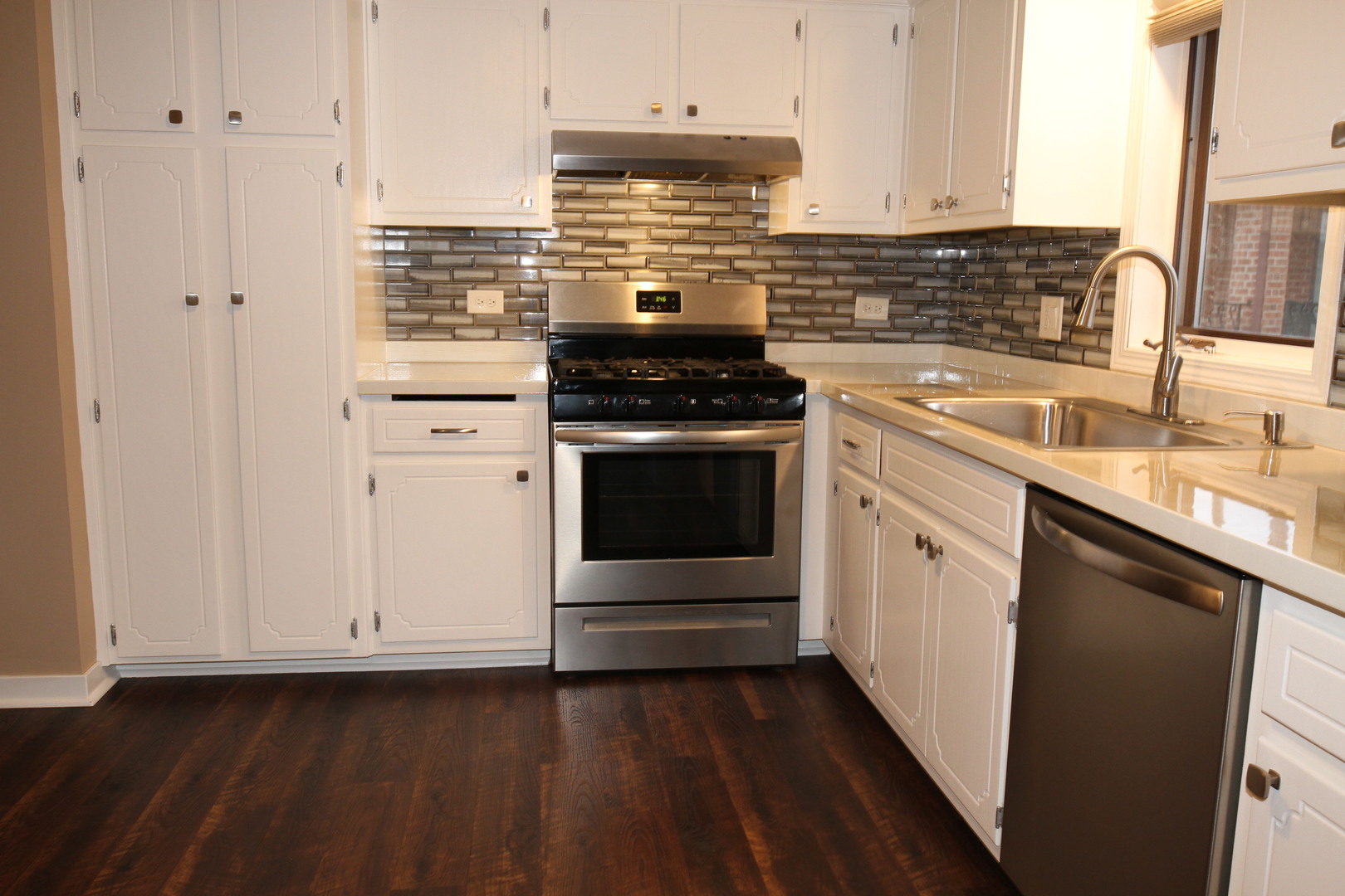 16749 Paxton Avenue 3s Property Photo 6