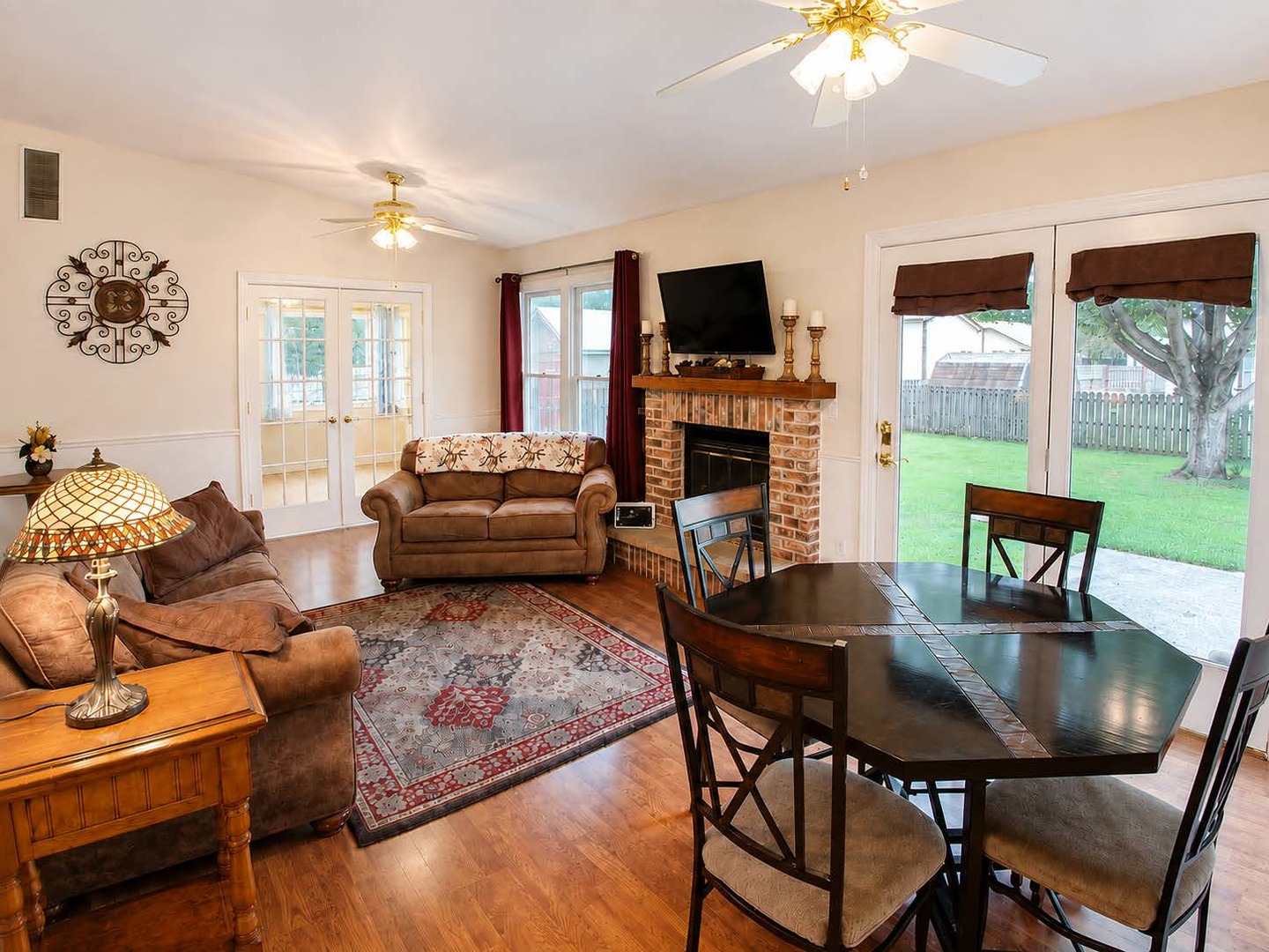 1010 Fox Run Lane Property Photo 7